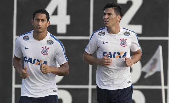 Atrás de reforço, Corinthians sofre com lesões na zaga e pode recorrer a garotos de novo