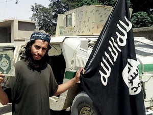 Foto sem data, publicada em uma revista online do Estado Islâmico, mostra Abdelhamid Abaaoud, apontado como mentor dos ataques de Paris