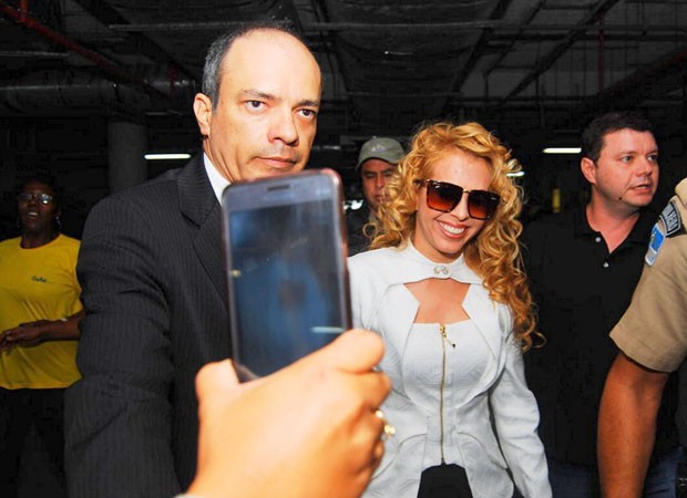 Divorcio de Joelma e Chimbinha no Forum do Recife na manha desta segunda-feira (09). (Foto: Marcelo Loureiro/AgNews) Divorcio de Joelma e Chimbinha no Forum do Recife na manha desta segunda-feira (09). (Foto: Marcelo Loureiro/AgNews)