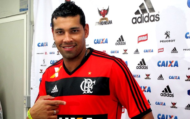 André Santos apresentação Flamengo (Foto: Richard Souza)