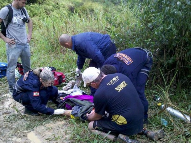 Atleta bateu a cabeça no chão e teve perda momentânea de consciência (Foto: Corpo de Bombeiros/Divulgação)