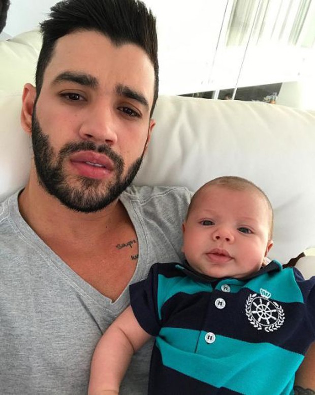 Gusttavo Lima e o filho, Gabriel (Foto: Reprodução/Instagram)