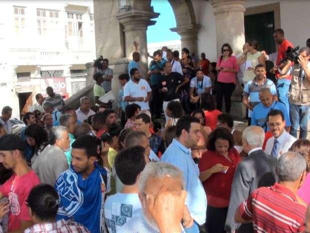 G1 - Manifestantes Protestam Por Redução E Suspensão Do IPTU De ...