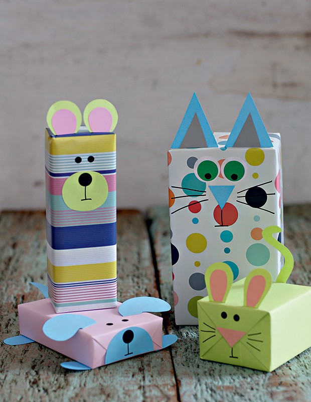 Bicharada feita com recortes simples de papel colorset. Ideia do Professor SassÃ¡  (Foto: Elisa Correa/Editora Globo)