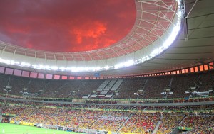 Fotos do tempo durante o jogo no Mané Garrincha, Brasil e Japão (Foto: Janir Junior)