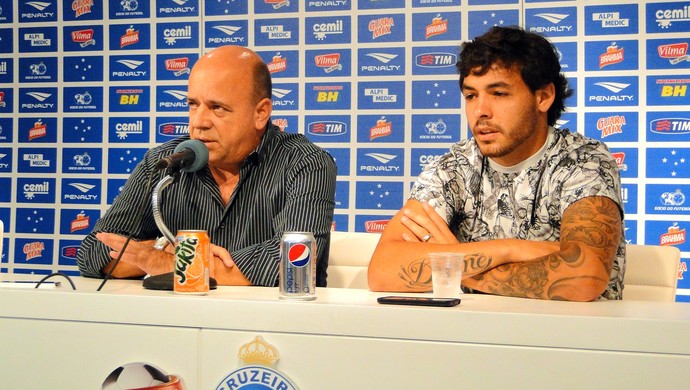 Valdir Barbosa e Ricardo Goulart, no Cruzeiro (Foto: Marco Astoni)