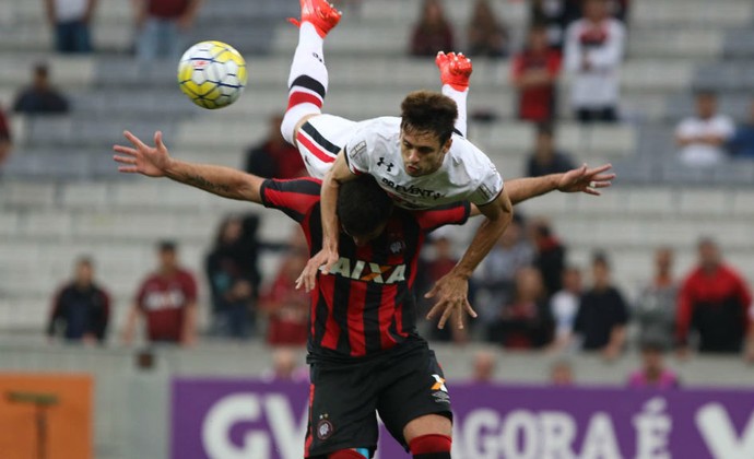 Rodrigo Caio São Paulo (Foto: Rubens Chiri / saopaulofc.net)