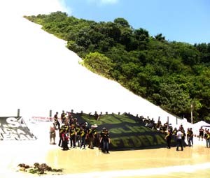 Agentes, escrivães e papiloscopistas da PF escolheram o Morro do Careca para divulgar o movimento (Foto: Rafael Barbosa/G1)
