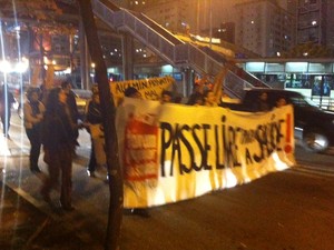Faixas bloqueadas na Avenida Rebouças, em São Paulo (Foto: Helton Simões Gomes/G1)