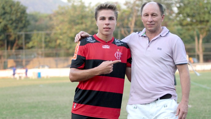 Ex Jogador do Flamengo Alcindo foi ver o jogo do filho na Gávea (Foto: Fernando Azevedo / FlaImagem) Ex Jogador do Flamengo Alcindo foi ver o jogo do filho na Gávea (Foto: Fernando Azevedo / FlaImagem)
