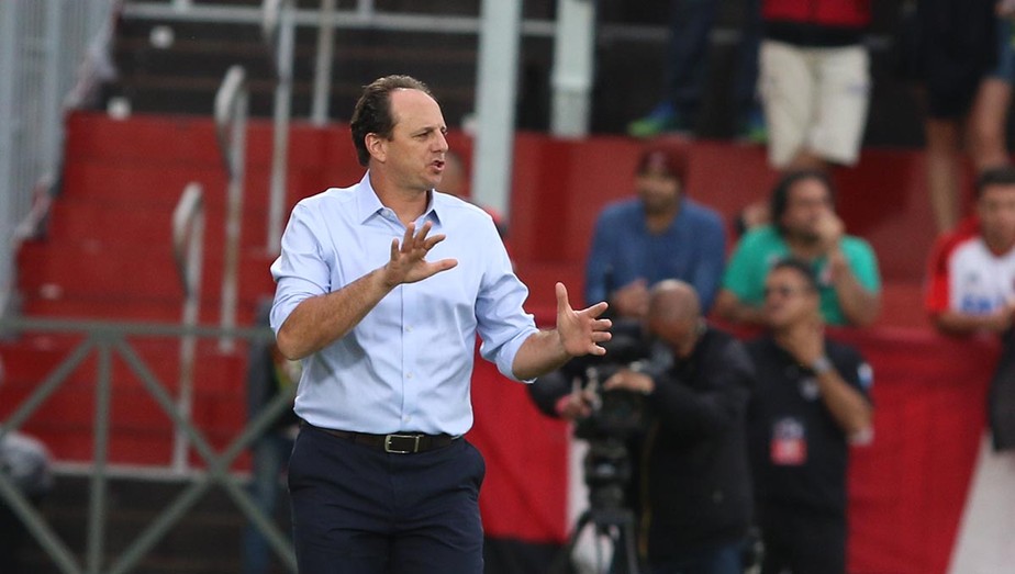 São Paulo demite Rogério Ceni