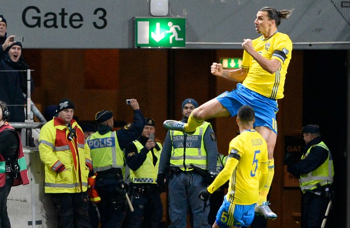 Ibrahimovic Suécia Dinamarca (Foto: AFP) Ibrahimovic Suécia Dinamarca (Foto: AFP)