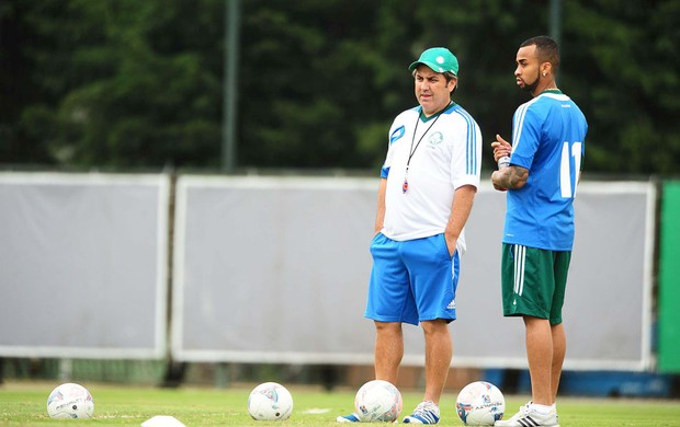 Wesley e Kleina Treino Palmeiras (Foto: Marcos Ribolli)