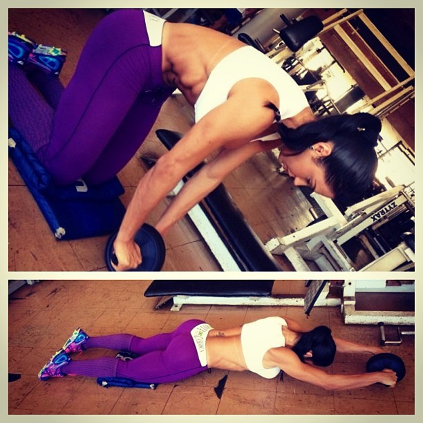 Gracyanne Barbosa faz exercício para o abdômen (Foto: Instagram/Reprodução)