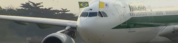 AO VIVO: avião do Papa pousa no Rio (Reprodução/GloboNews)