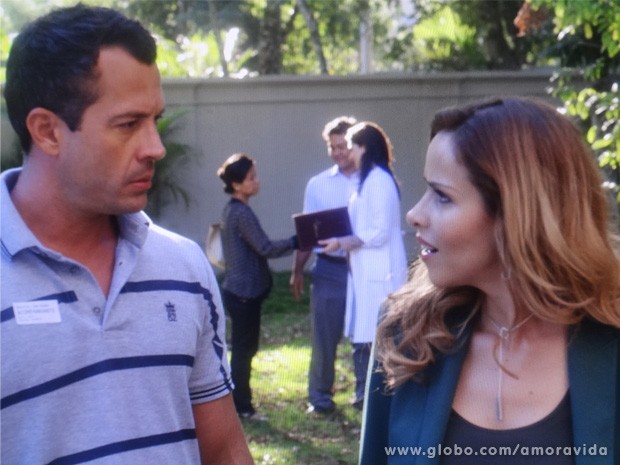 Bruno e Glauce conversam sobre o futuro após a recuperação de Paulinha (Foto: Amor à Vida / TV Globo)