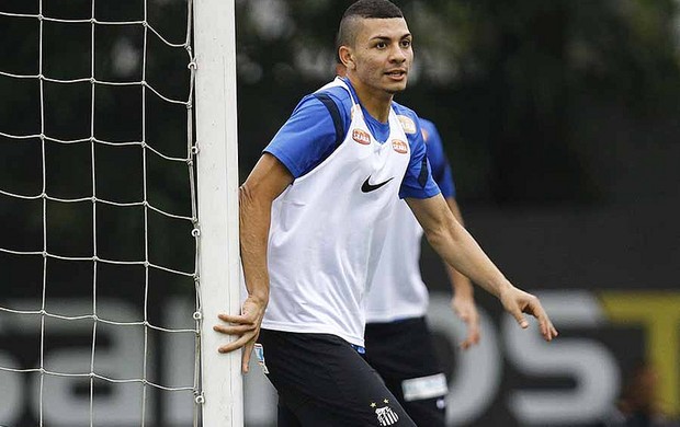 Alison jogador do Santos treino (Foto: Ricardo Saibun / Divulgação Santos FC)