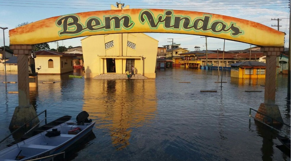 Cidade de Anamã inundada pela cheia deste ano (Foto: Luciano Abreu/Rede Amazônica )