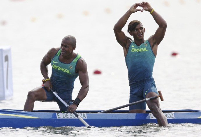 Erlon de Souza Silva e Isaquias Queiroz; prata;  C2 1.000m; canoagem (Foto: REUTERS/Marcos Brindicci)
