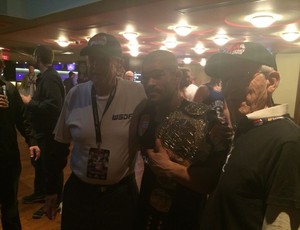 Sam Chinkles e Sidney Graber com Rousimar Toquinho WSOF (Foto: Ana Hissa) Sam Chinkles e Sidney Graber com Rousimar Toquinho WSOF (Foto: Ana Hissa)