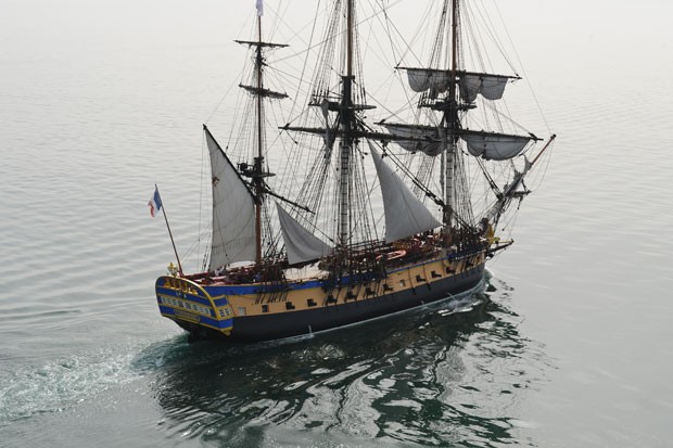 A fragata Hermione, que imita uma embarcação de mesmo nome do século 18 (Foto: Xavier Leoty/AFP)