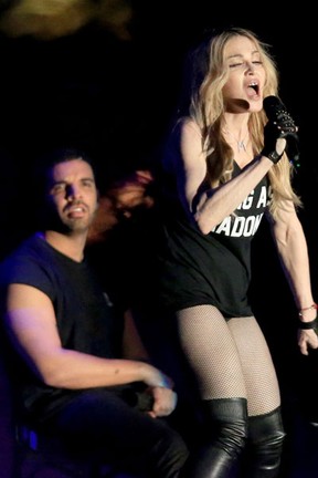 Madonna se apresenta com Drake no Coachella em Indio, na Califórnia, nos Estados Unidos (Foto: Christopher Polk/ Getty Images/ AFP)