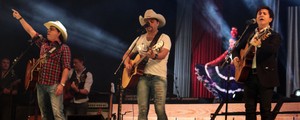 Chitãozinho & Xororó e Edson & Hudson dividem palco em Barretos (Marcelo Giovanini/G1)