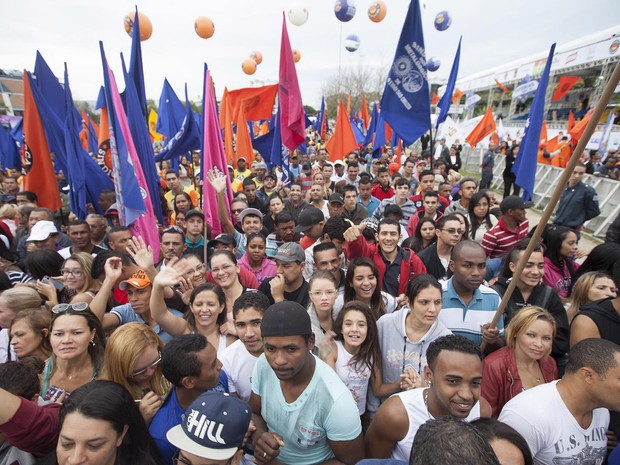 Público assiste aos show do evento na Zona Norte de São Paulo no feriado de 1° de maio (Foto: Mario Ângelo/Sigmapress/Estadão Conteúdo)