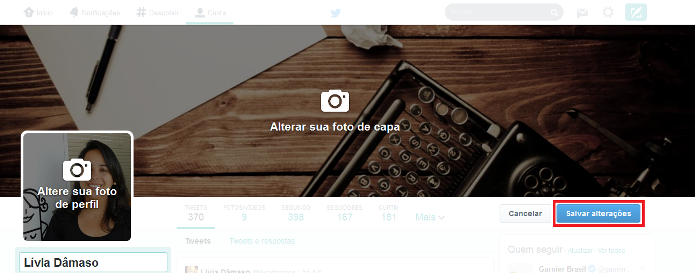 Salvando a nova foto de capa no perfil do Twitter (Foto: Reprodução/Lívia Dâmaso)