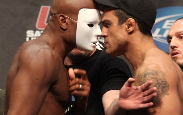 UFC - Encarada de Anderson Silva e Vitor Belfort (Foto: Getty Images)