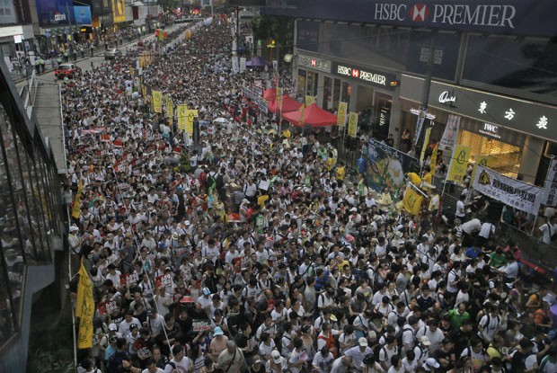 G Protesto Por Democracia Re Ne Milhares De Pessoas Em Hong Kong