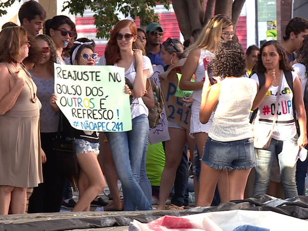 Resultado de imagem para estudantes contra a pec
