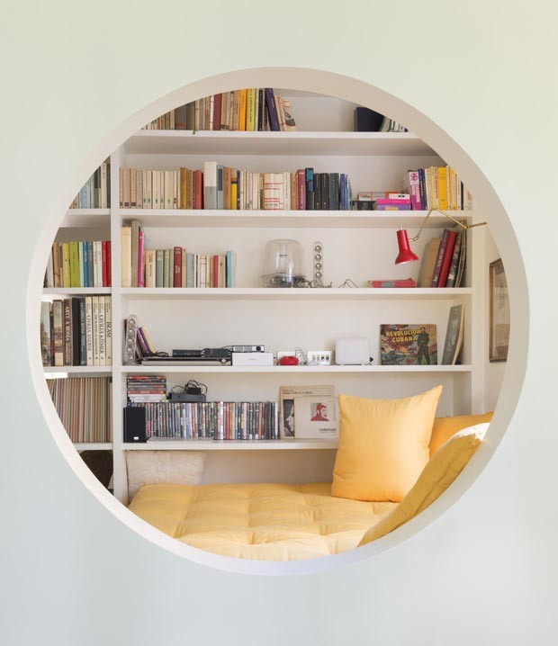 Décor do dia: canto de leitura com daybed amarela (Foto: Francesco Cantone) Décor do dia: canto de leitura com daybed amarela (Foto: Francesco Cantone)