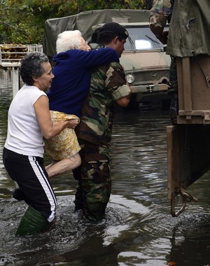 Chuva mata 54 pessoas e deixa 2.500 desabrigados na Argentina (Daniel Garcia/AFP)