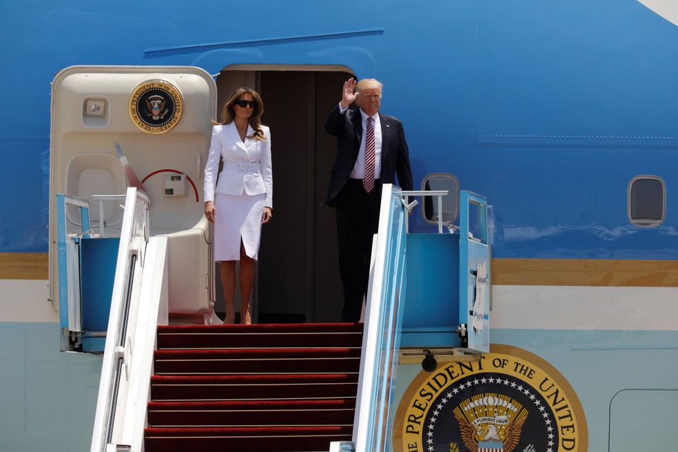 Presidente dos Estados Unidos, Donald Trump, e primeira-dama, Melania Trump, chegam a Israel na manhã desta segunda-feira (22)  (Foto: Amir Cohen/ Reuters )