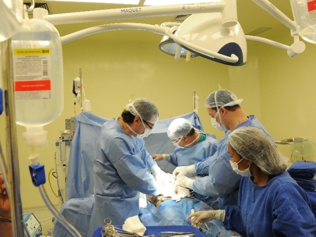 Transplantes realizado no Hospital João Lucio, em Manaus (Foto: Roberto Carlos/Agecom)