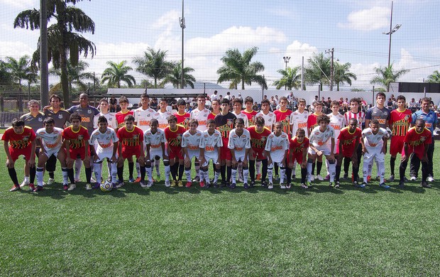 ct meninos da vila santos (Foto: Pedro Ernesto Guerra Azevedo/Divulgação Santos FC)