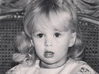 Paris Hilton posta foto de quando criança: 'Antes de saber como posar'