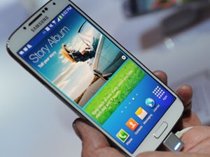 O novo smartphone da Samsung foi revelado em evento em Nova York (Foto: Don Emmert/AFP)