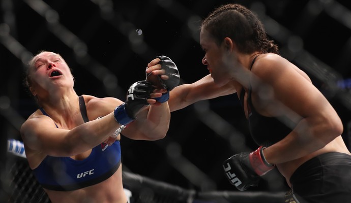 Amanda Nunes x Ronda Rousey - UFC 207 (Foto: Getty Images) Amanda Nunes x Ronda Rousey - UFC 207 (Foto: Getty Images)