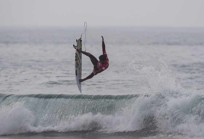 Filipe Toledo segunda rodada etapa Peniche (Foto: Divulgação/WSL)