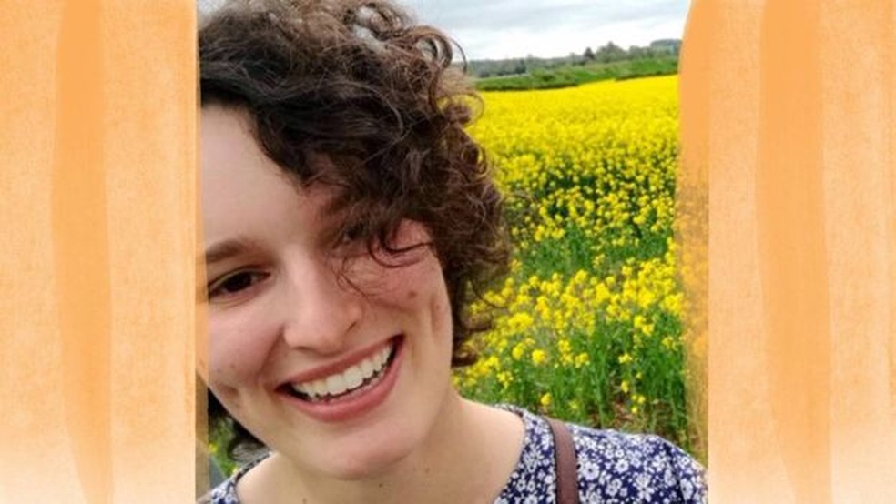 Sarah considera fazer uma histerectomia (Foto: BBC)