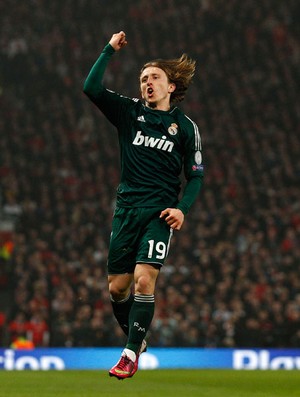 modric manchester united x real madrid (Foto: AP)