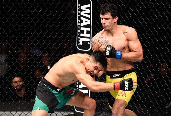 Felipe Sertanejo Erik Perez UFC México 3 (Foto: Getty Images)