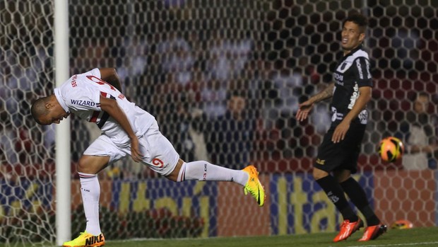 Luis Fabiano - São Paulo x Ponte Preta (Foto: Rubens Chiri / saopaulofc.net)