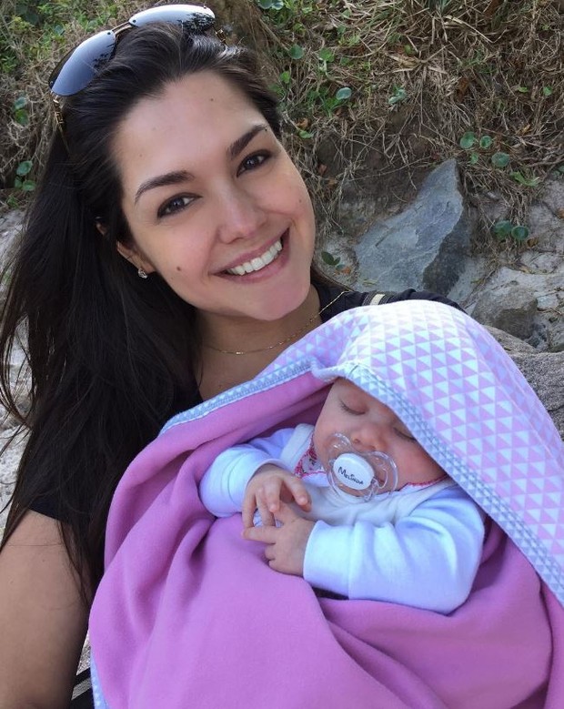 Thaís Fersoza e a filha Melinda (Foto: Instagram / Reprodução)