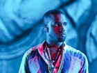 Kanye West interrompe show em Paris para reclamar com fã