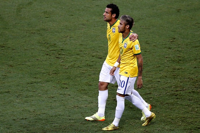 Fred e Neymar brasil Colômbia Arena Castelão (Foto: Agência EFE)