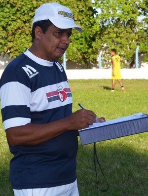 Reginaldo Sousa, técnico do Santa Cruz de Santa Rita (Foto: Amauri Aquino / GloboEsporte.com/pb)
