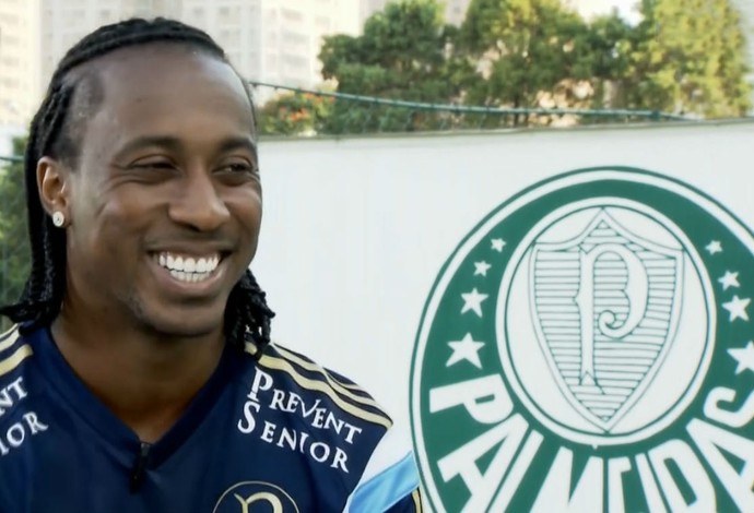 Arouca revela ansiedade antes da estreia pelo Palmeiras: 